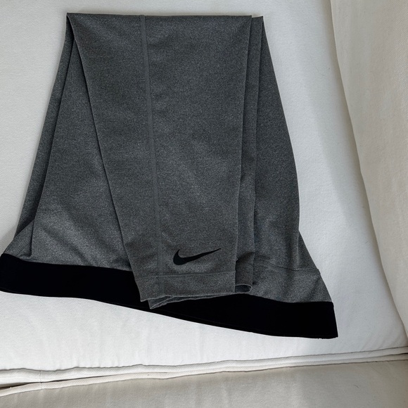 Nike Bundle - Ladies Black Sweatpants and Grey Mid-Calf Leggings Size L and XL - Picture 12 of 13